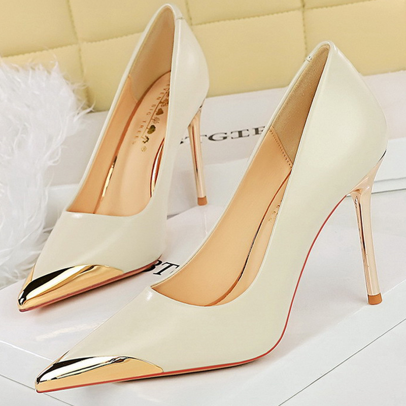 BIGTREE 靴レトロハイヒール金属尖った先端女性パンプス - Shoe Tree のレビューと価格