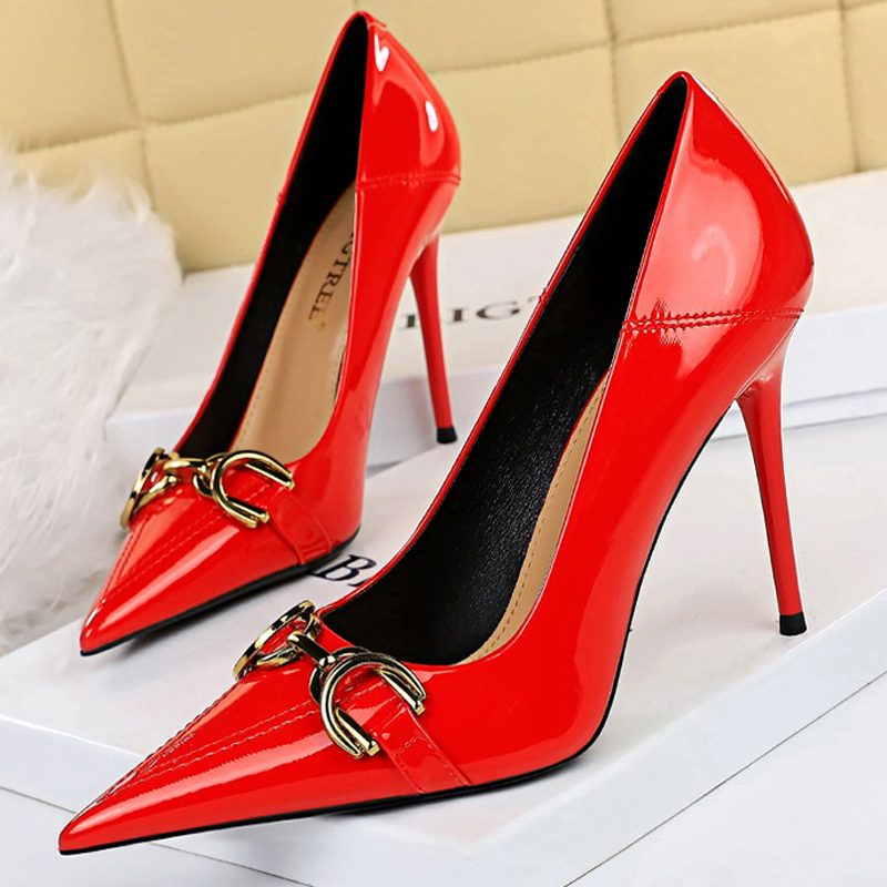 ラグジュアリーレディースパンプス メタルベルトバックル ハイ - Shoe Tree のレビューと価格