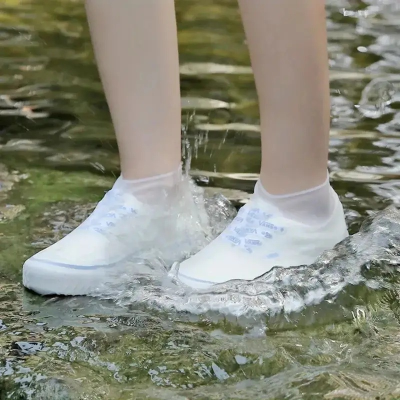 再利用可能な滑り止め防水レインシューカバー 1セット シリコ - Sneaker Protector のレビューと価格